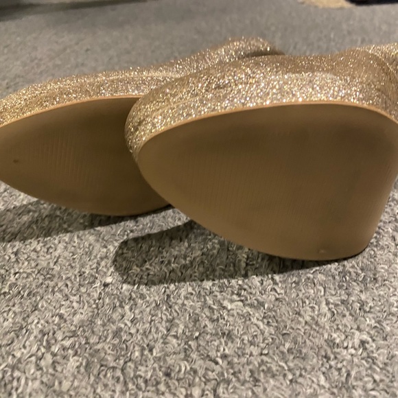 Glitter high heel shoes. Worn once! - Picture 2 of 4